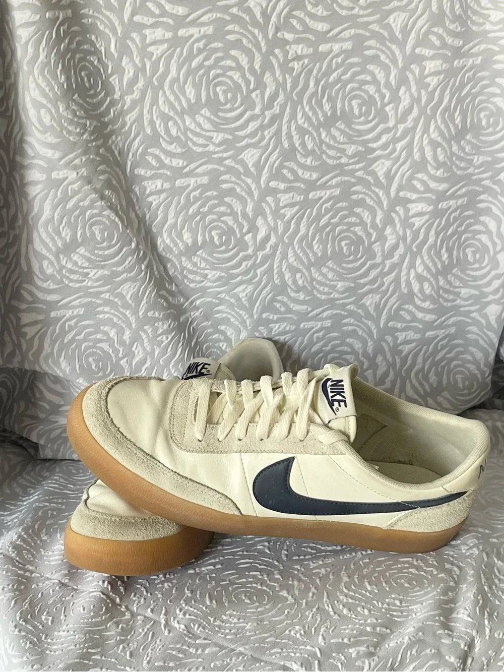 Nike Men’s Cream Sneakers with Navy Swoosh and Gum Sole